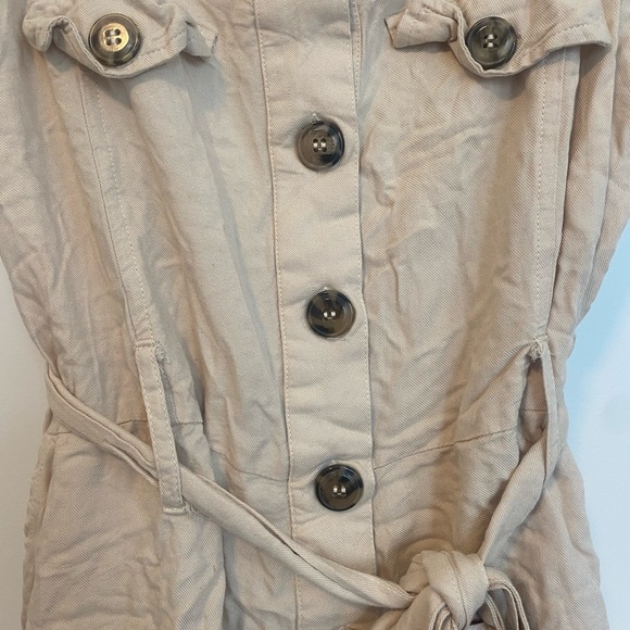 Tan romper - Picture 2 of 3